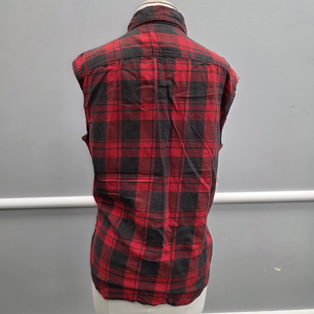 American Eagle Outfitters Red and Black Plaid Sleeveless Shirt - Picture 5 of 7